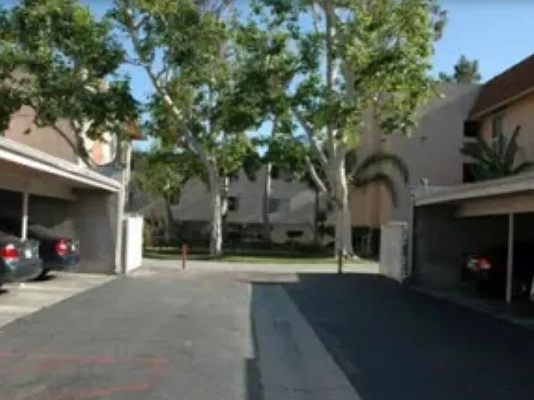 The Montecito Apartments — Photo 4