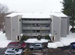 Twin Oaks, Worcester, MA 01604