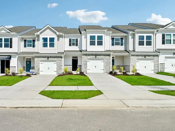 7425 Bourbon Briar Dr, Raleigh, NC 27604
