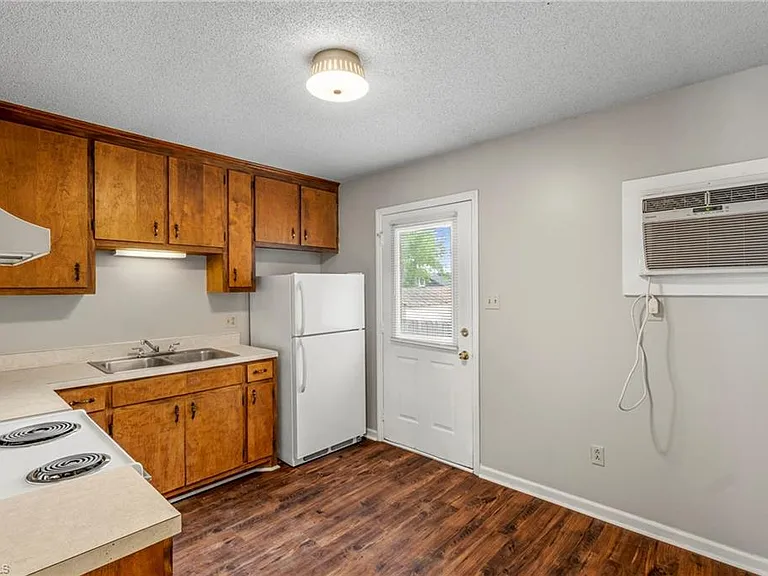 507 N 3rd Ave #I — Photo 7