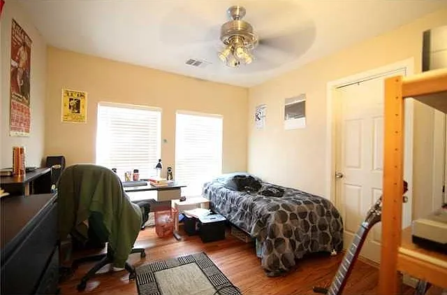3105 Kings Ln — Photo 3