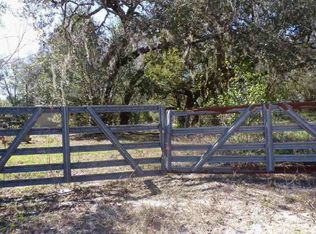 21221 Flanders Rd, Dade City, FL 33523