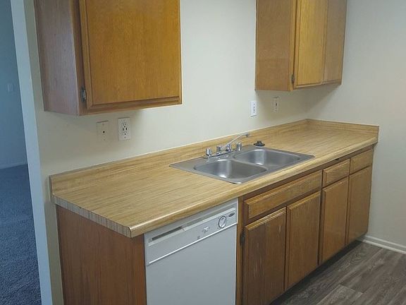 4th image of 3127 Jaguar Way APT D