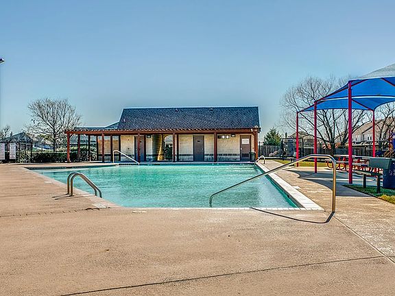 4th image of 5840 Giddyup Ln