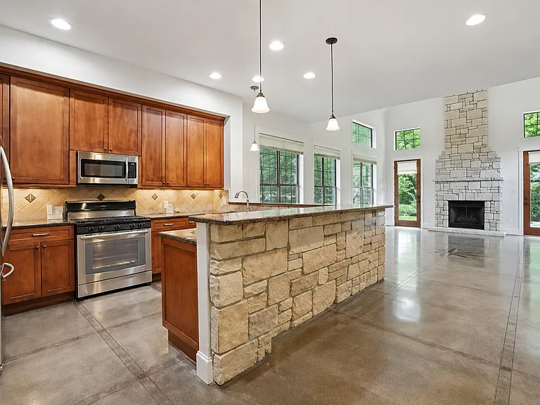 2309 Kinney Rd — Photo 7