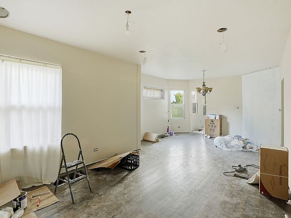 5th image of 11218 S Hermosa Ave
