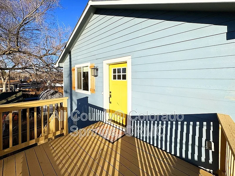2 bed, 2.0 bath, 748 sqft, $2,050 — Photo 3