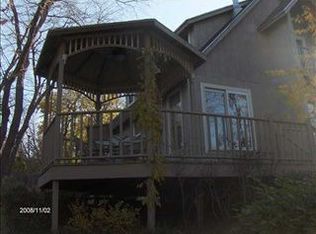 6052 SW 46th St, Topeka, KS 66610