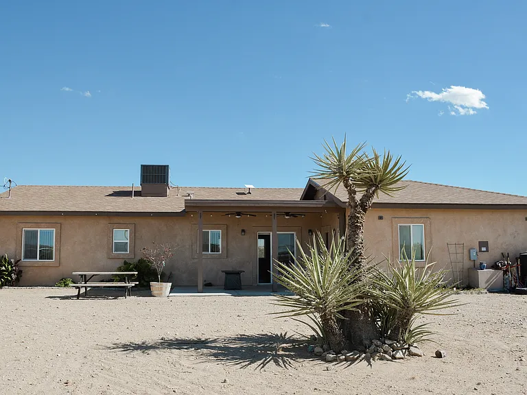1381 Soledad Ave — Photo 46
