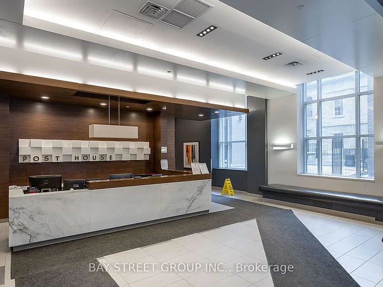 105 George St #1712 — Photo 17