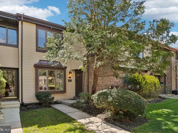 18 Bennington Pl, Newtown, PA 18940