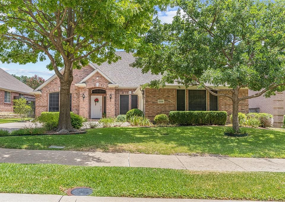 1st image of 2209 Whitney Ln