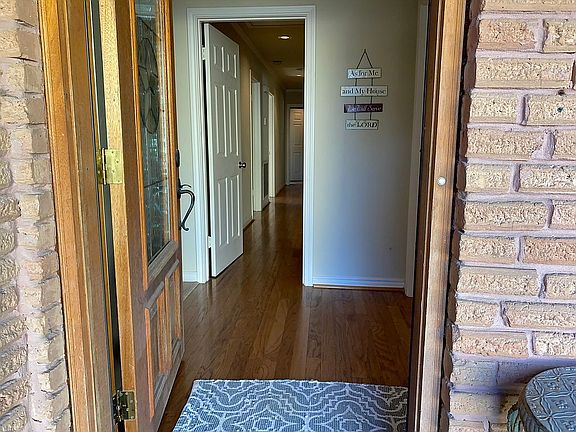 3rd image of 1713 Crestdale Dr