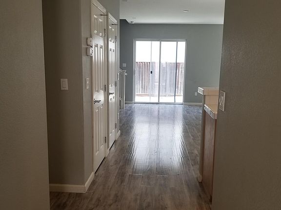 3rd image of 3993 Tule St