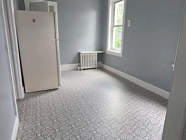 318 Centre St — Photo 12