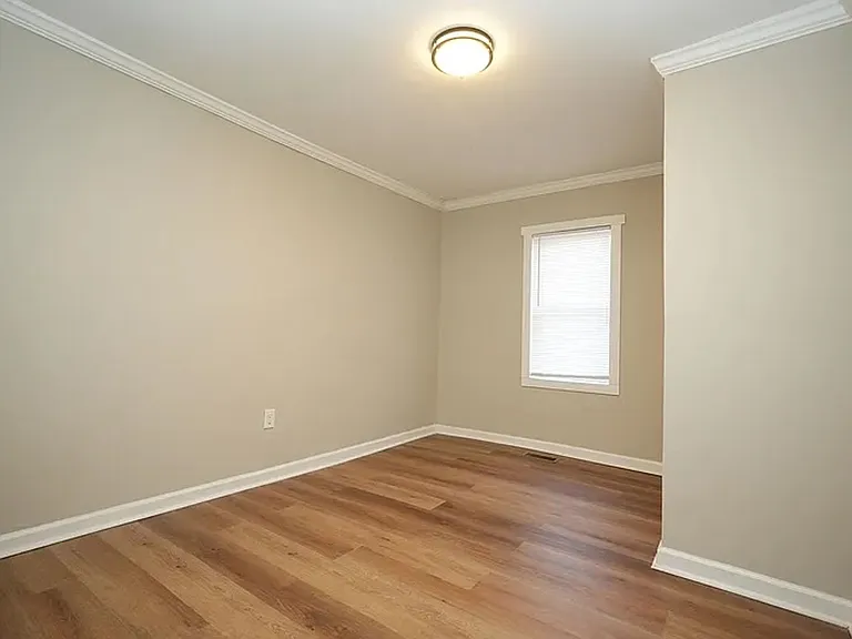 19306 S Hill St — Photo 13