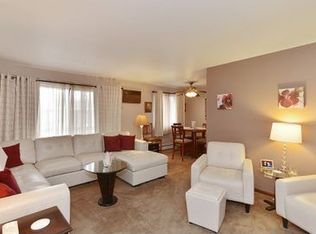 946 Olive Rd #4A3, Homewood, IL 60430