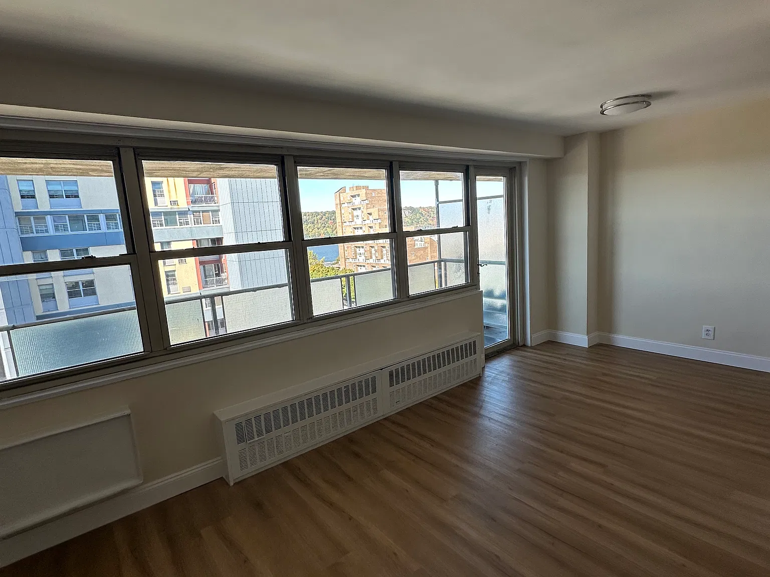 2 bed, $2,588 — Photo 2