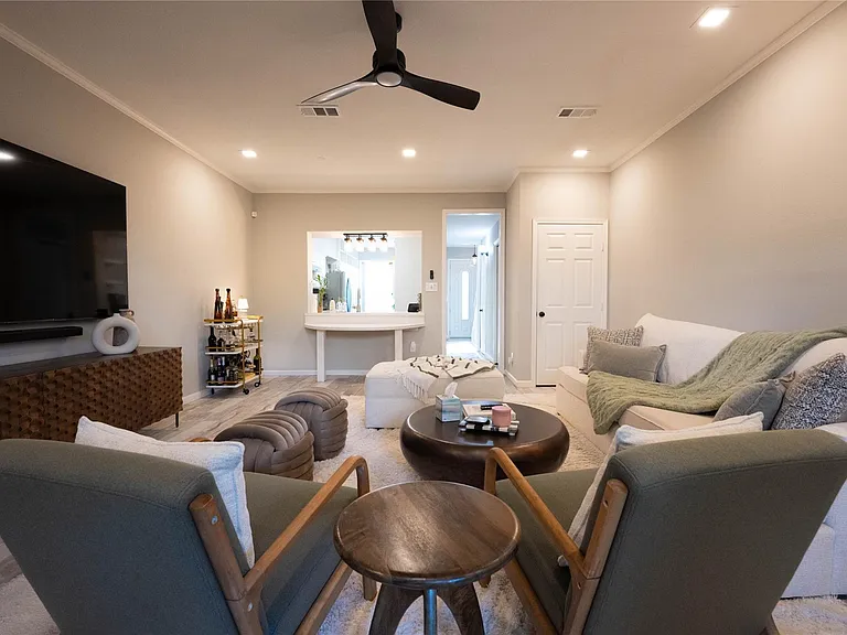 7447 Brompton St #7447 — Photo 8