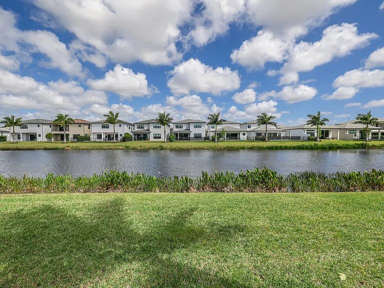 8283 Royal County Down Rd — Photo 68