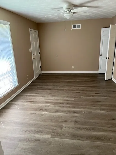5166 Blueridge Drive - 5166 Blueridge Drive — Photo 2