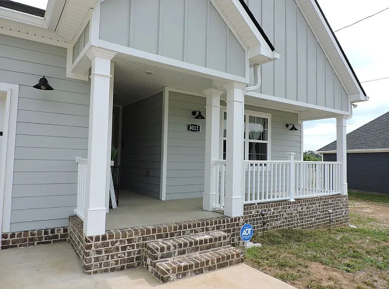 3012 Cambridge Court - 1 — Photo 3