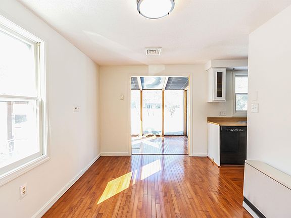 4th image of 4 Burlington Road