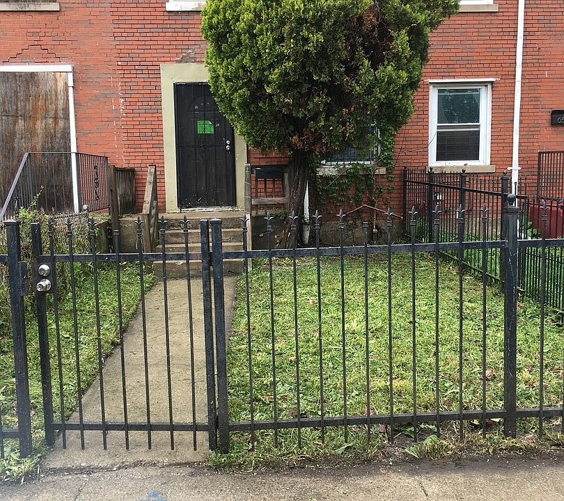 1st image of 650 E 105th Pl