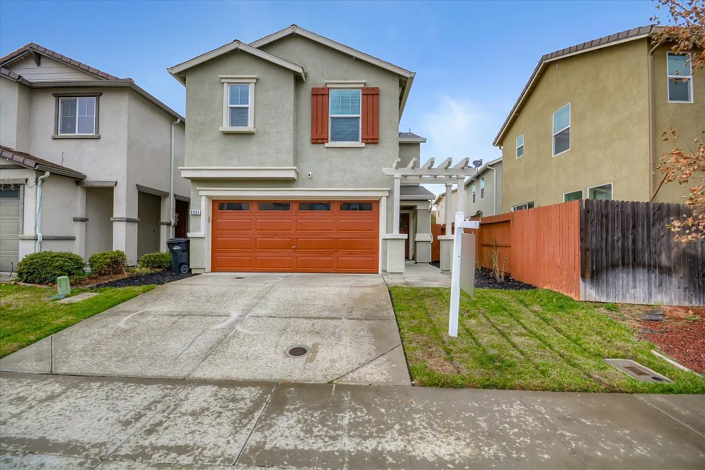 8994 Great Rock Cir photo 1