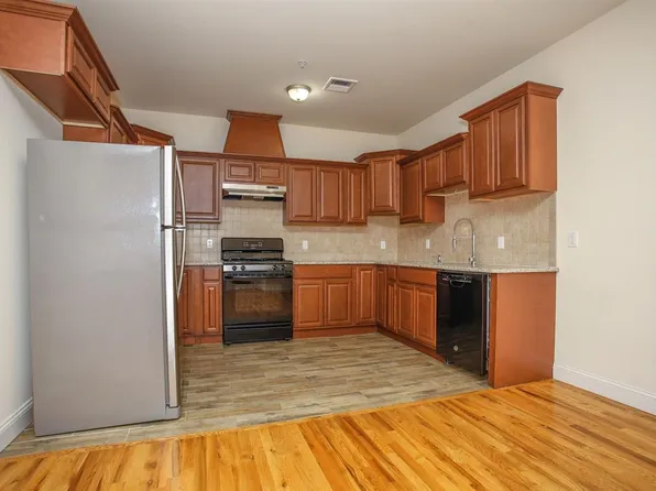 231 Hutton Street image 1 of 13