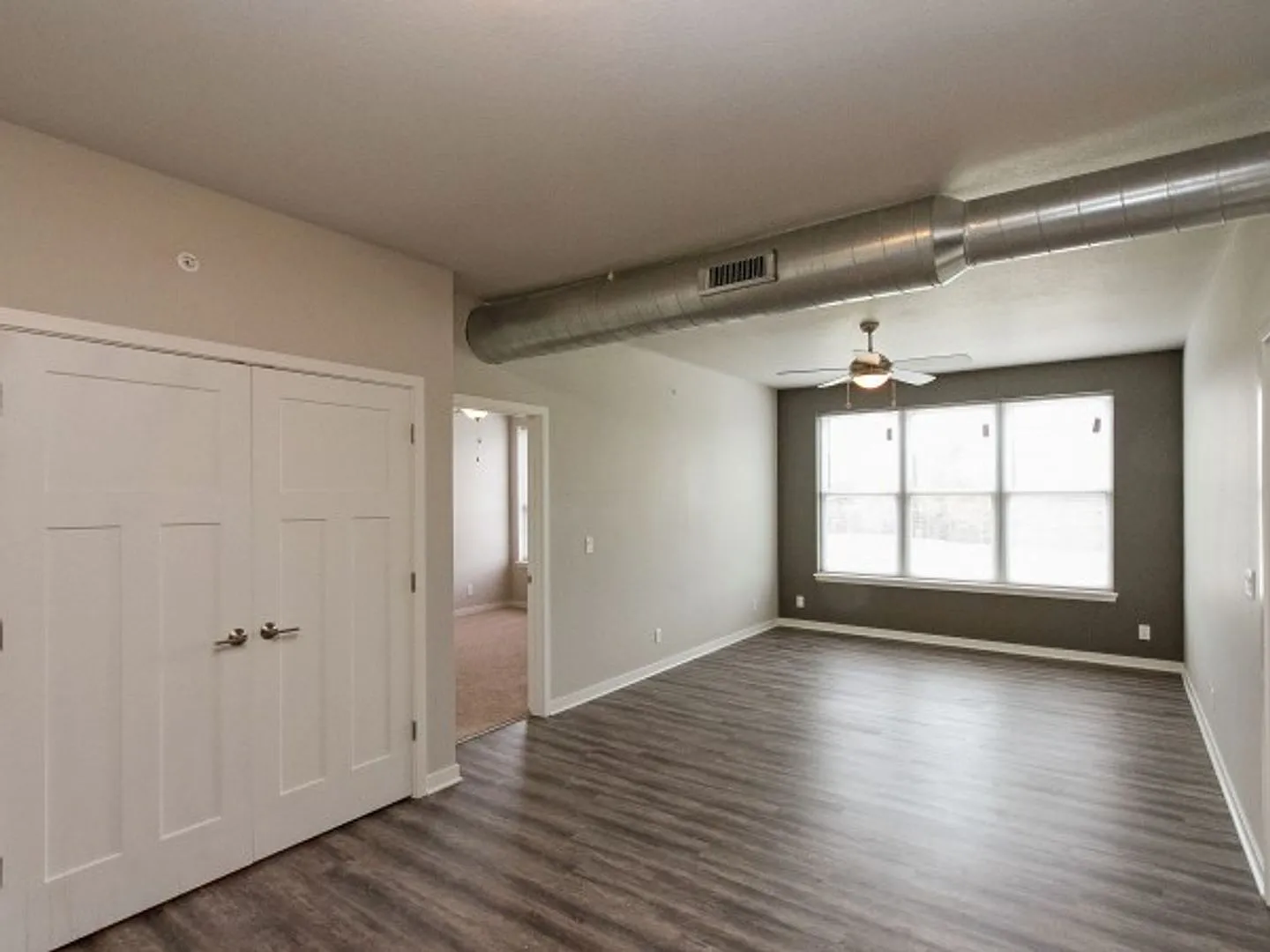 Skyline Lofts — Photo 4