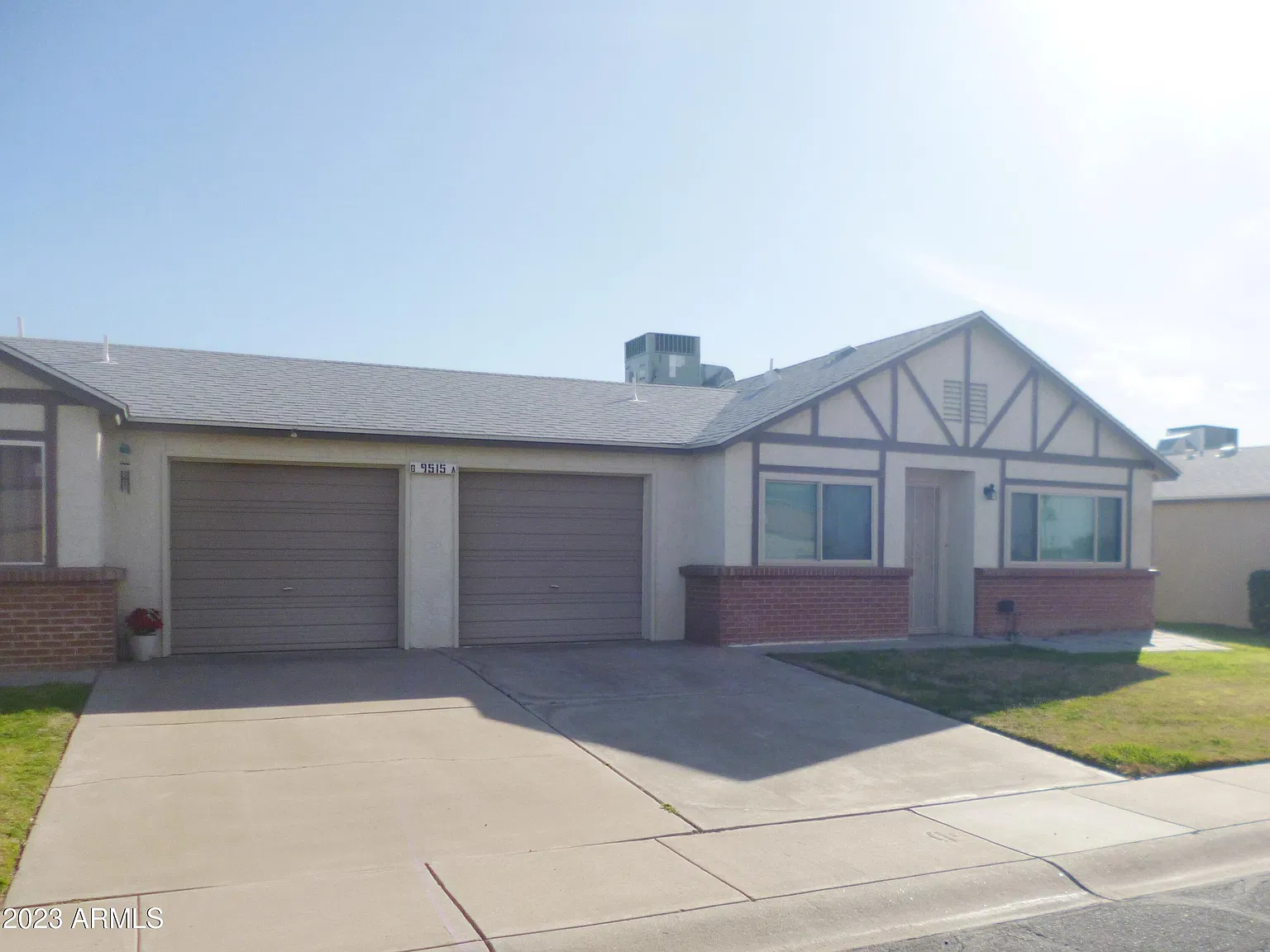 2 bed, 1.5 bath, 904 sqft, $1,595 — Photo 2