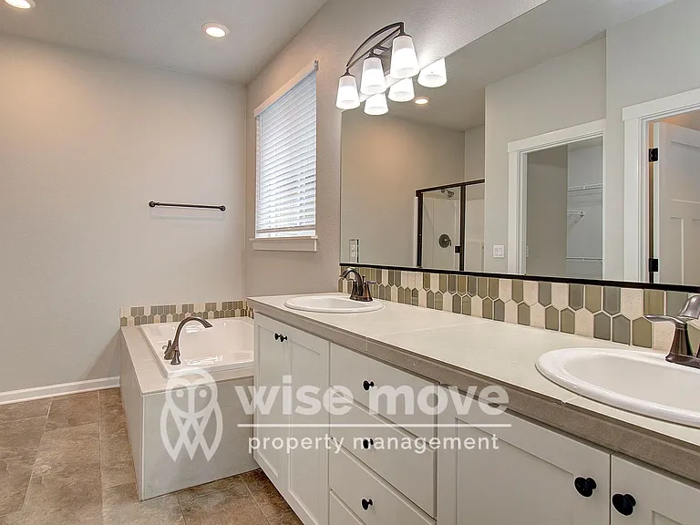 811 SW 4th Ave — Photo 19