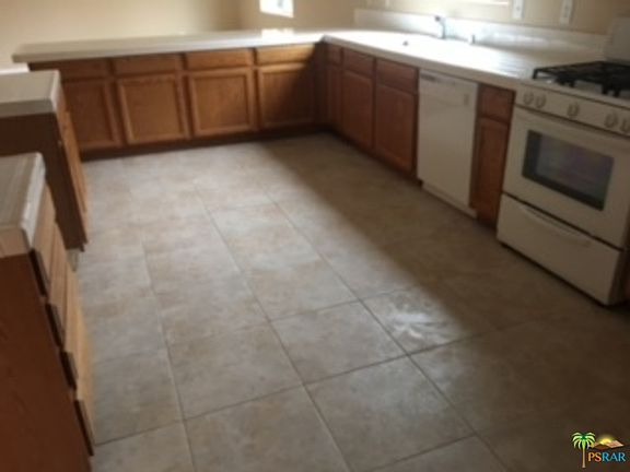 3rd image of 31680 Avenida El Mundo