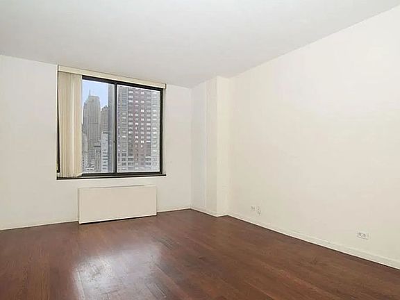 3rd image of 380 Rector Pl APT 23G