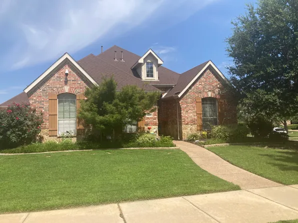 5900 Barton Springs Dr, North Richland Hills, TX 76180