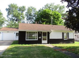 110 Buckeye St, Three Oaks, MI 49128