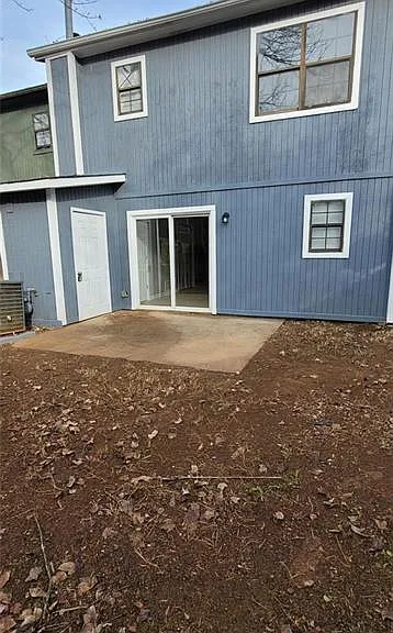 2085 Lenoa Ln — Photo 14