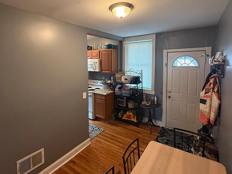5225 Bancroft Ave — Photo 10