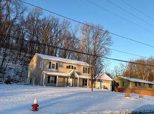 11043 Stone Rd, Valley View, OH 44125