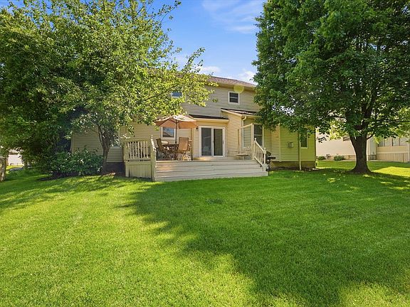 4th image of 275 Spruce Hill Dr