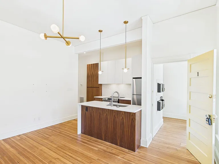 2620 Hanover Ave #1 — Photo 2