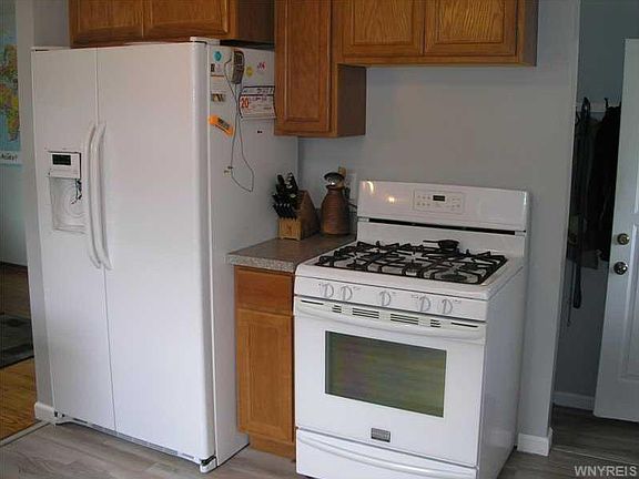 5th image of 367 Danbury Dr