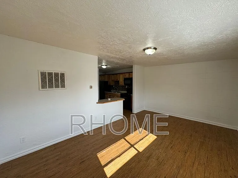 2725 S Edison St #2 — Photo 3