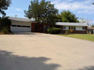 805 Carper Dr, Artesia, NM 88210