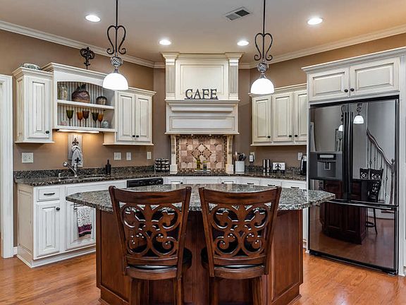 4th image of 18624 Chadwick Glen Cir Unit 4