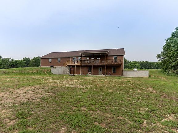 3rd image of 22411 Gaslight Pl