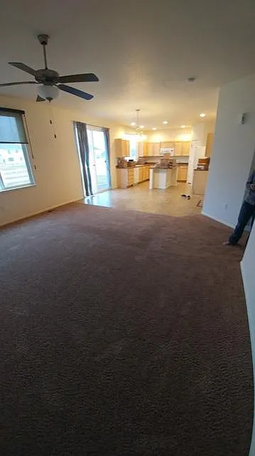 4 bed, 2.5 bath, 2688 sqft, $2,600 — Photo 3