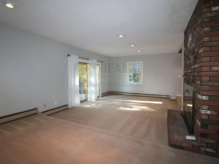 4 Nixon Park — Photo 2