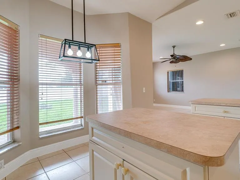 4539 SW 6th Pl — Photo 11